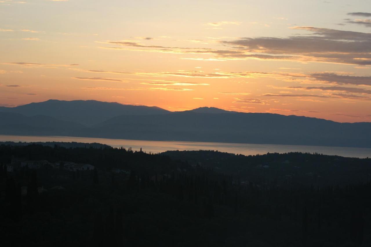 Corfu Luxury Apartment, Tranquility, Mountain & Sea Views Agios Gordios  Eksteriør billede