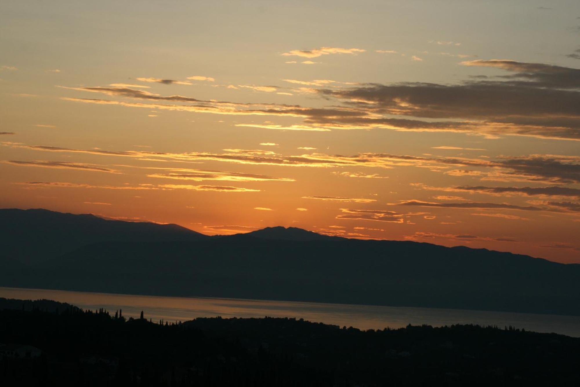 Corfu Luxury Apartment, Tranquility, Mountain & Sea Views Agios Gordios  Eksteriør billede